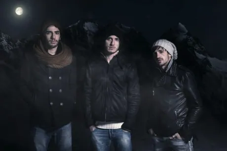Lorenzo Ferrari sul palco con la sua band